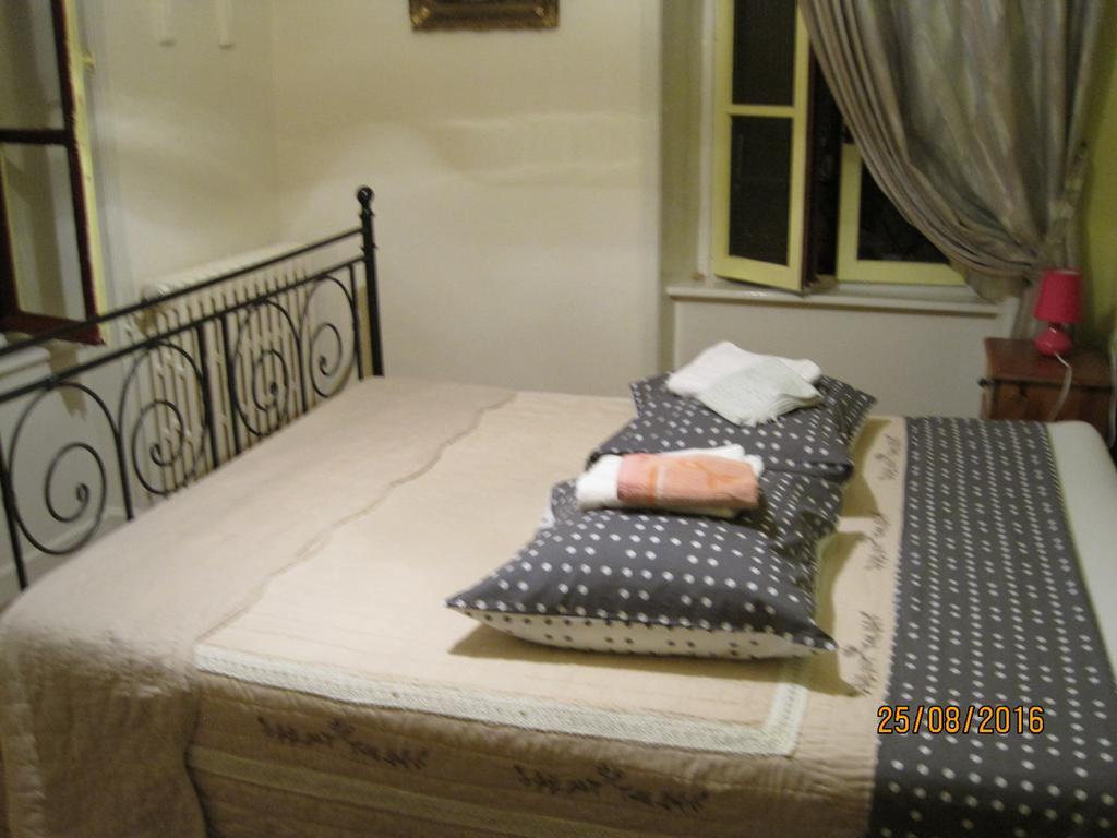 Hotel Le Commerce Neuville  Luaran gambar