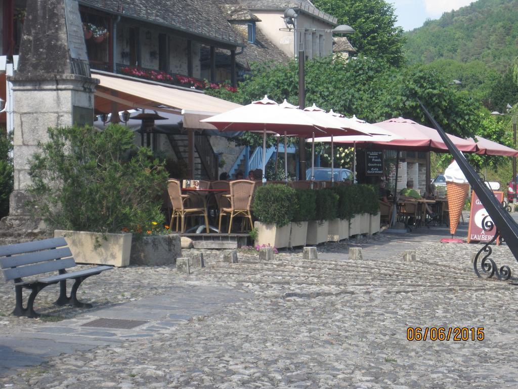 Hotel Le Commerce Neuville  Luaran gambar