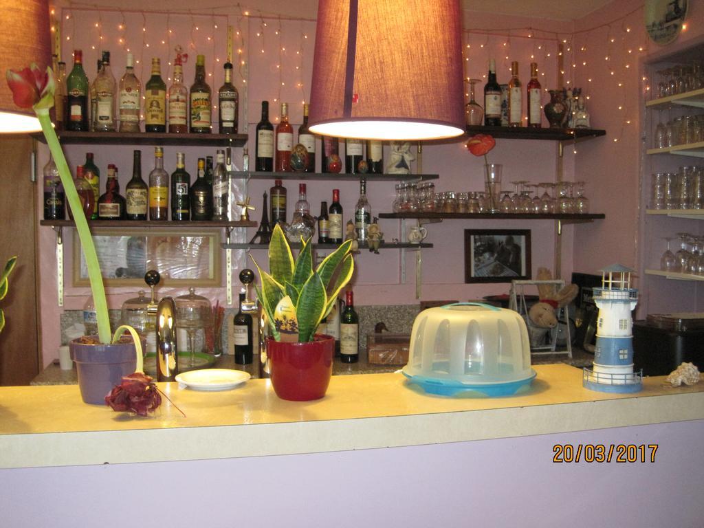 Hotel Le Commerce Neuville  Luaran gambar