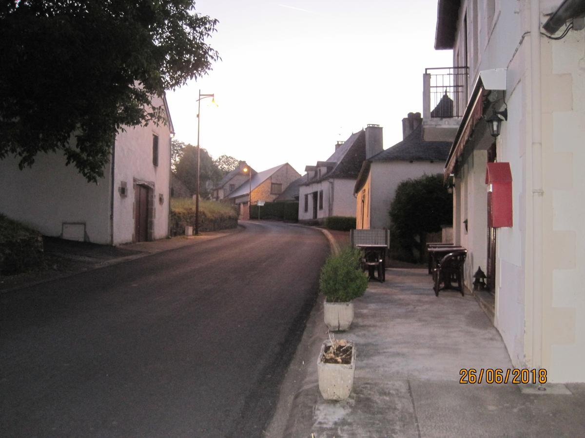 Hotel Le Commerce Neuville  Luaran gambar
