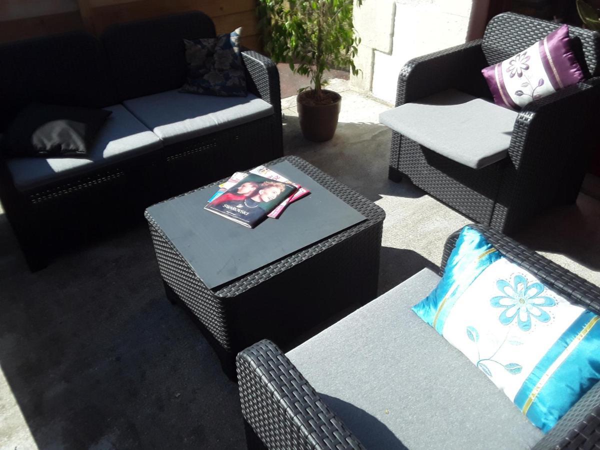 Hotel Le Commerce Neuville  Luaran gambar
